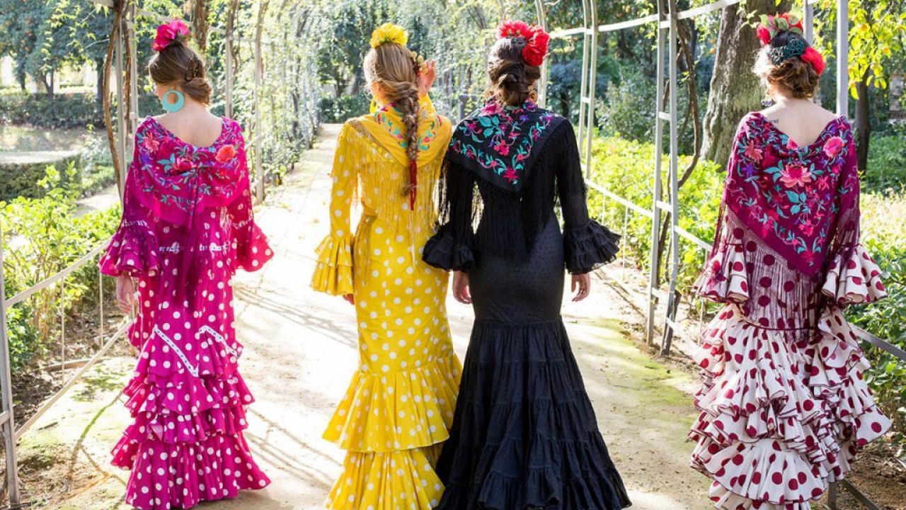 5 peinados flamencos para lucir perfecta en la Feria de Abril  Salon Secret