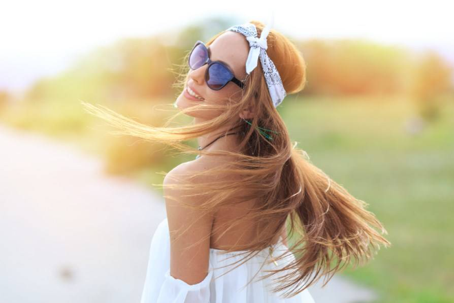 5 consejos de nuestros expertos para sobrevivir mientras te dejas crecer el flequillo