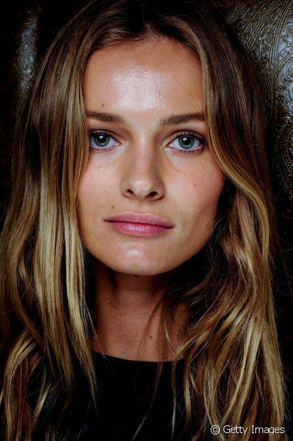 Descubre los colores de pelo más irresistibles para morenas