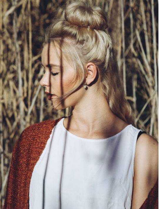 ¿Sabes cuál es el moño alto perfecto para ti? Averígualo