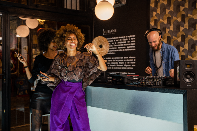 Primera peluquería Curly Girl en Madrid: Nubians